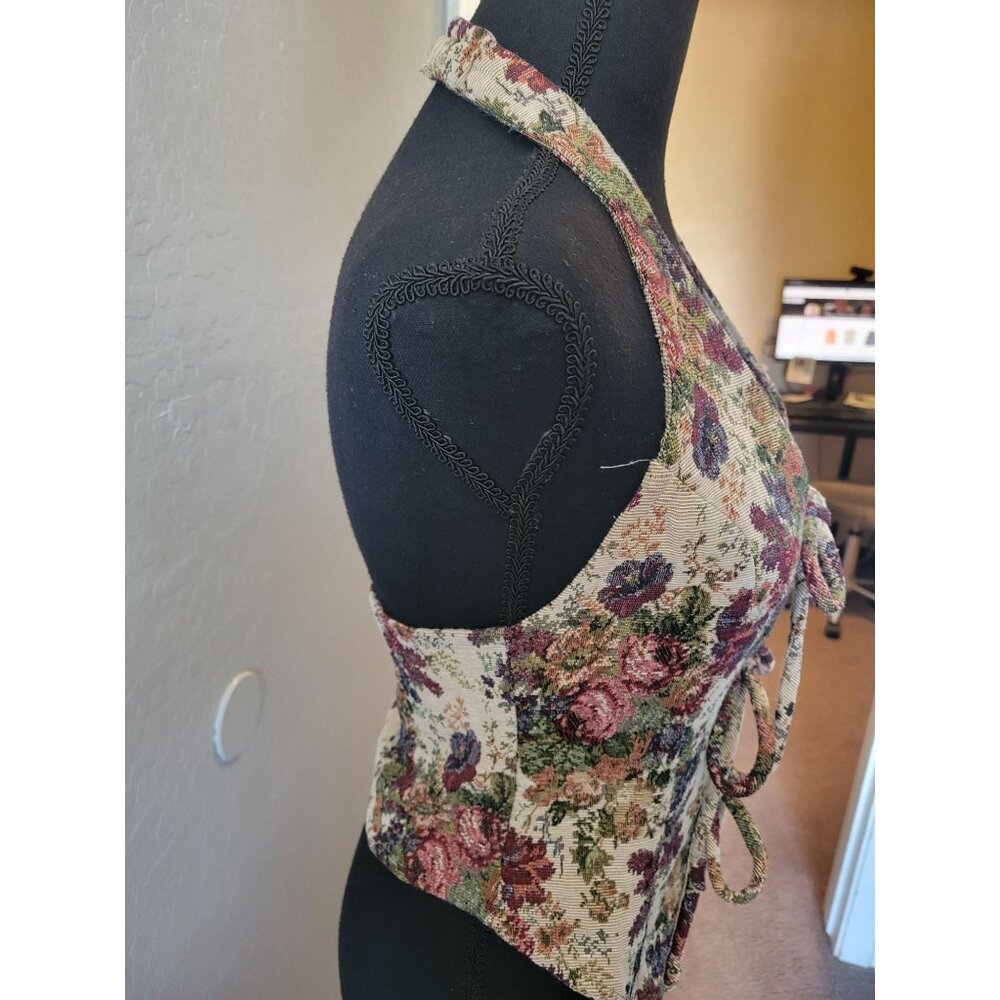 vintage-style floral tapestry vest features a multicolor pattern S Cottagecore - Picture 4 of 8